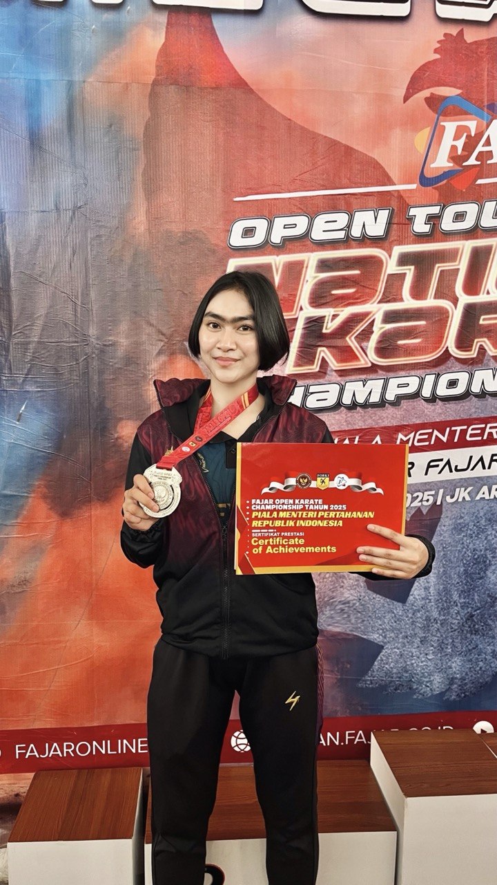 Gold Medal in the Women's Individual Kumite -55kg (University Category) 2025 Fajar Open National Championship (Minister of Defense Cup) in Makassar, South Sulawesi.